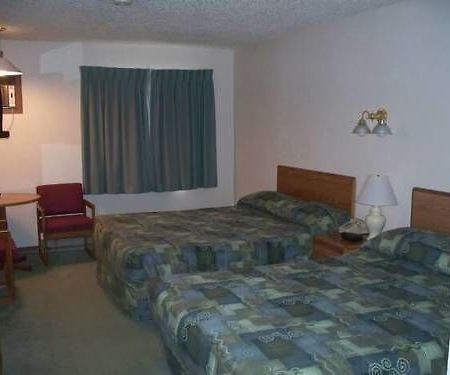 Woodland Inn & Suites Medford Экстерьер фото