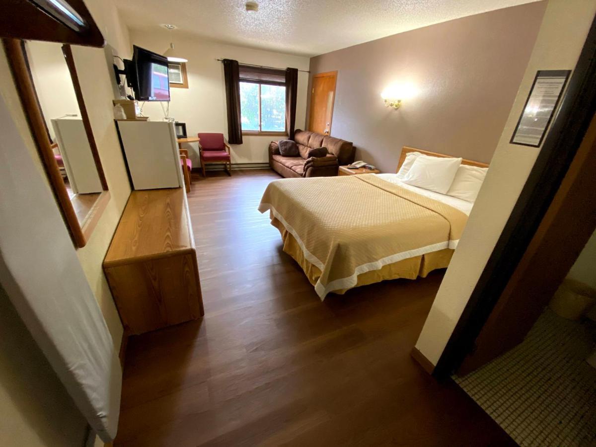 Woodland Inn & Suites Medford Экстерьер фото