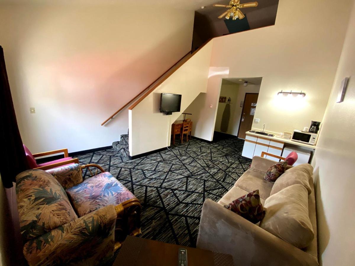 Woodland Inn & Suites Medford Экстерьер фото