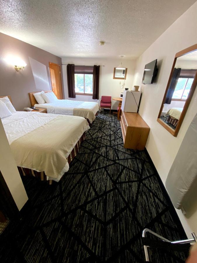 Woodland Inn & Suites Medford Экстерьер фото