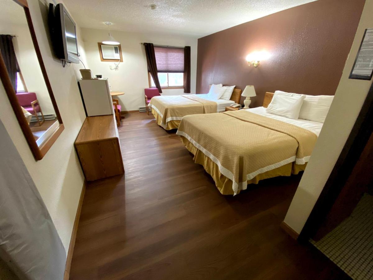 Woodland Inn & Suites Medford Экстерьер фото