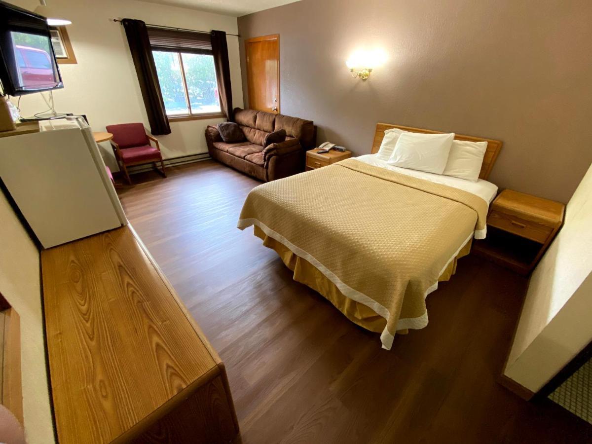 Woodland Inn & Suites Medford Экстерьер фото