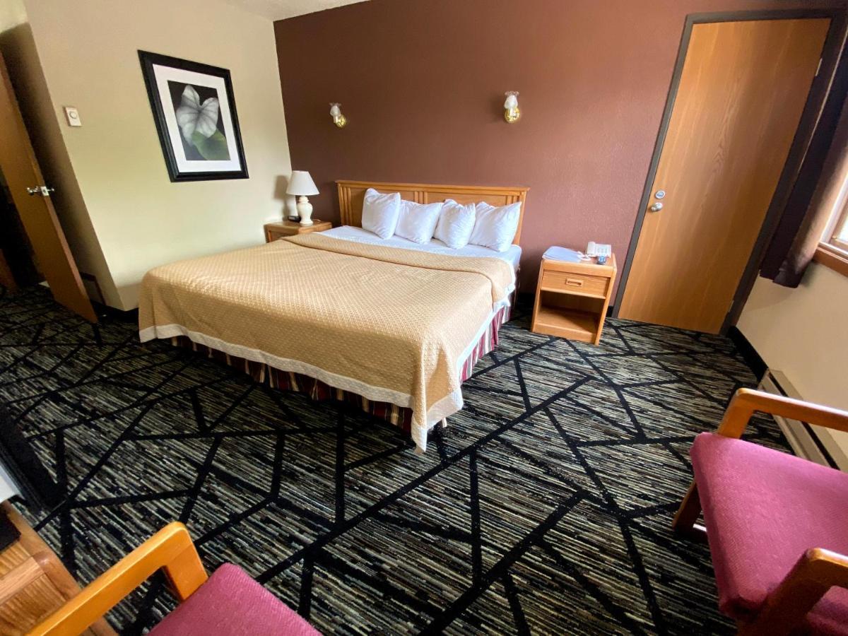 Woodland Inn & Suites Medford Экстерьер фото