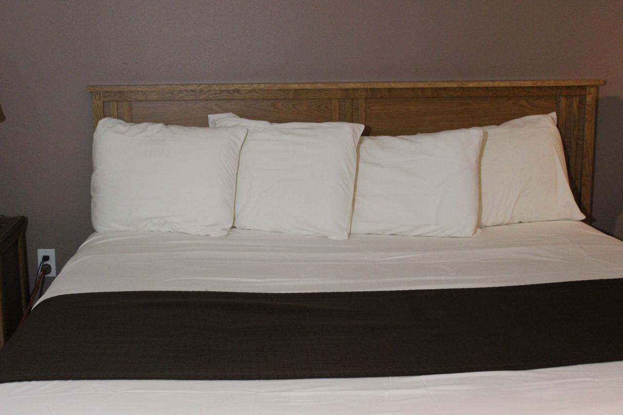 Woodland Inn & Suites Medford Экстерьер фото