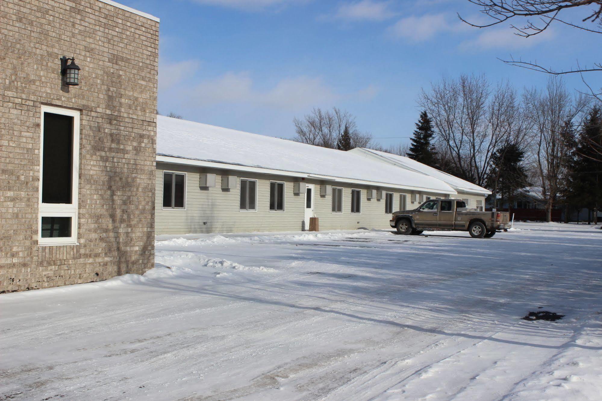 Woodland Inn & Suites Medford Экстерьер фото