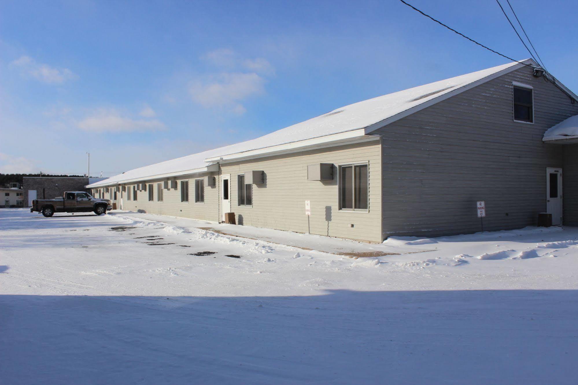 Woodland Inn & Suites Medford Экстерьер фото