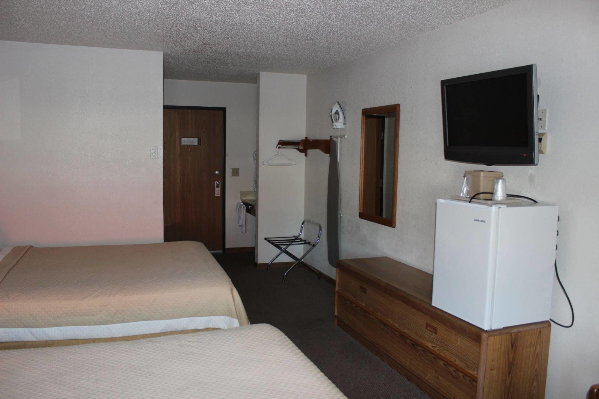 Woodland Inn & Suites Medford Экстерьер фото