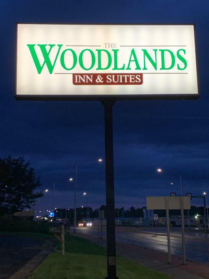Woodland Inn & Suites Medford Экстерьер фото